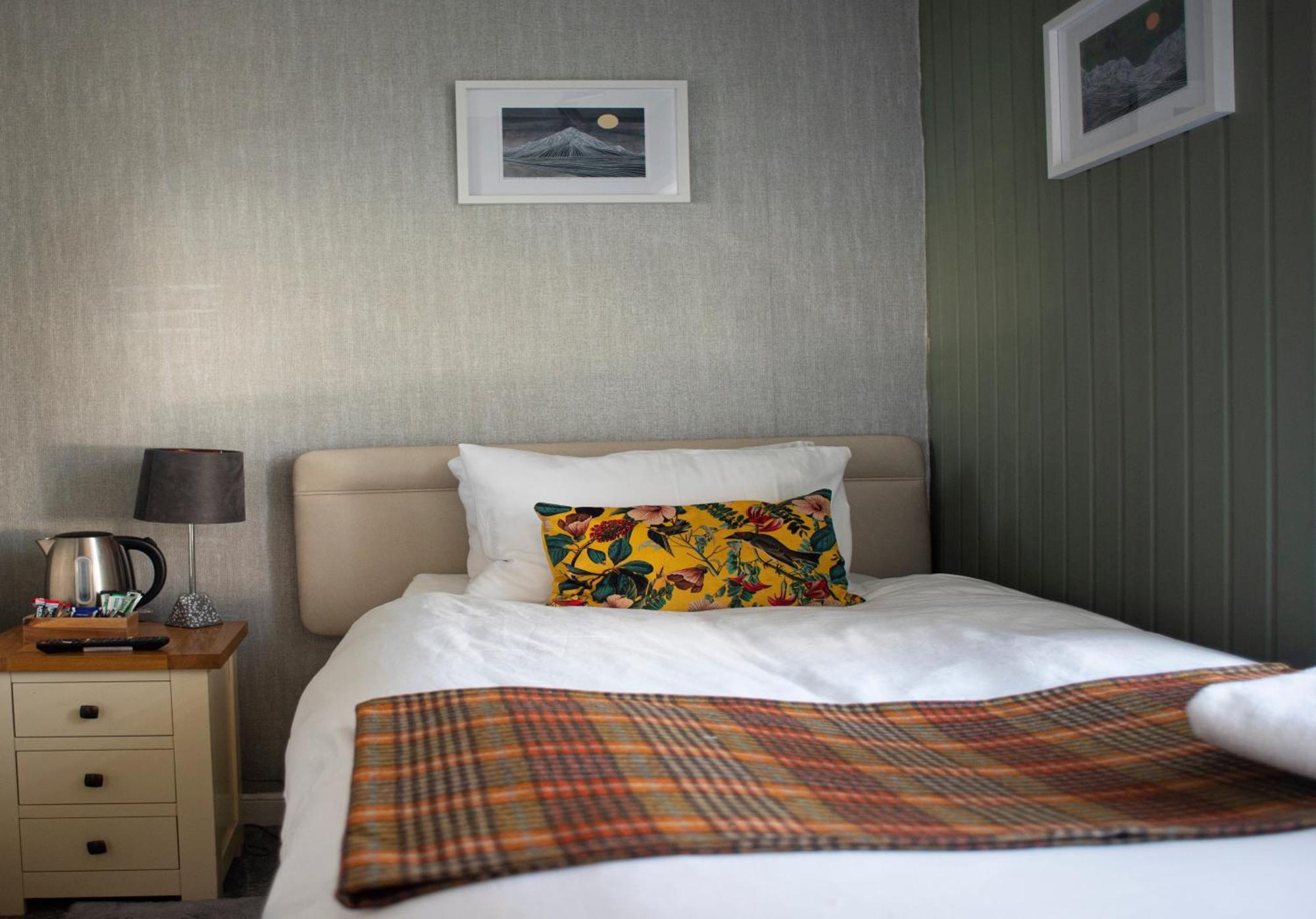 Red Lion, Coorie Inn Earlston エクステリア 写真